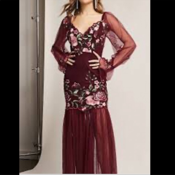 Dresses & Skirts - Long sleeve embroidered floral evening dress size S
